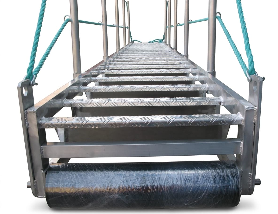 Трап-сходня алюминиевый Megal ТСА - 7х600 с эвольвентными ступенями 502070