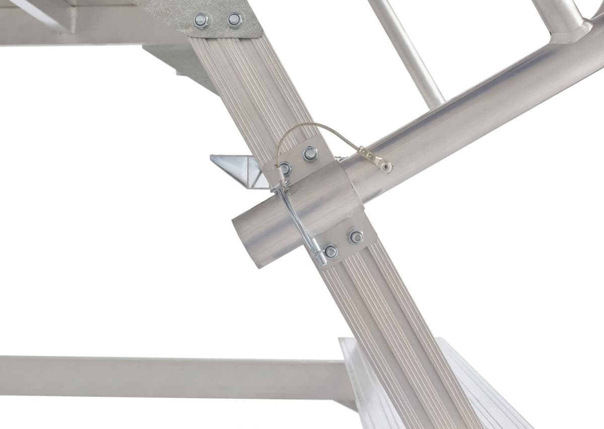 Усиленные поручни для вышек-стремянок MEGAL ВС УП