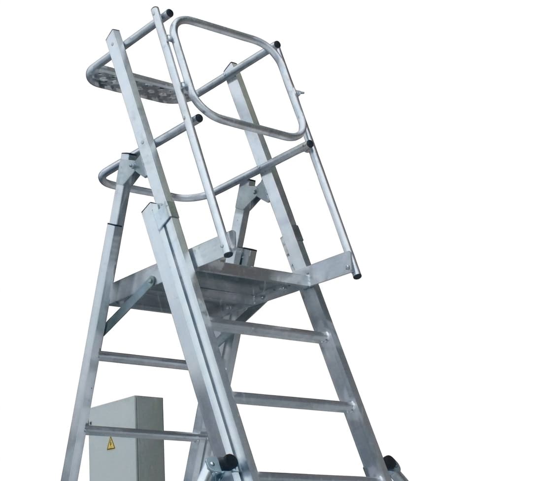 Телескопическая лестница-платформа MEGAL ТЛП-К 1,3-1,9 с калиткой 270302