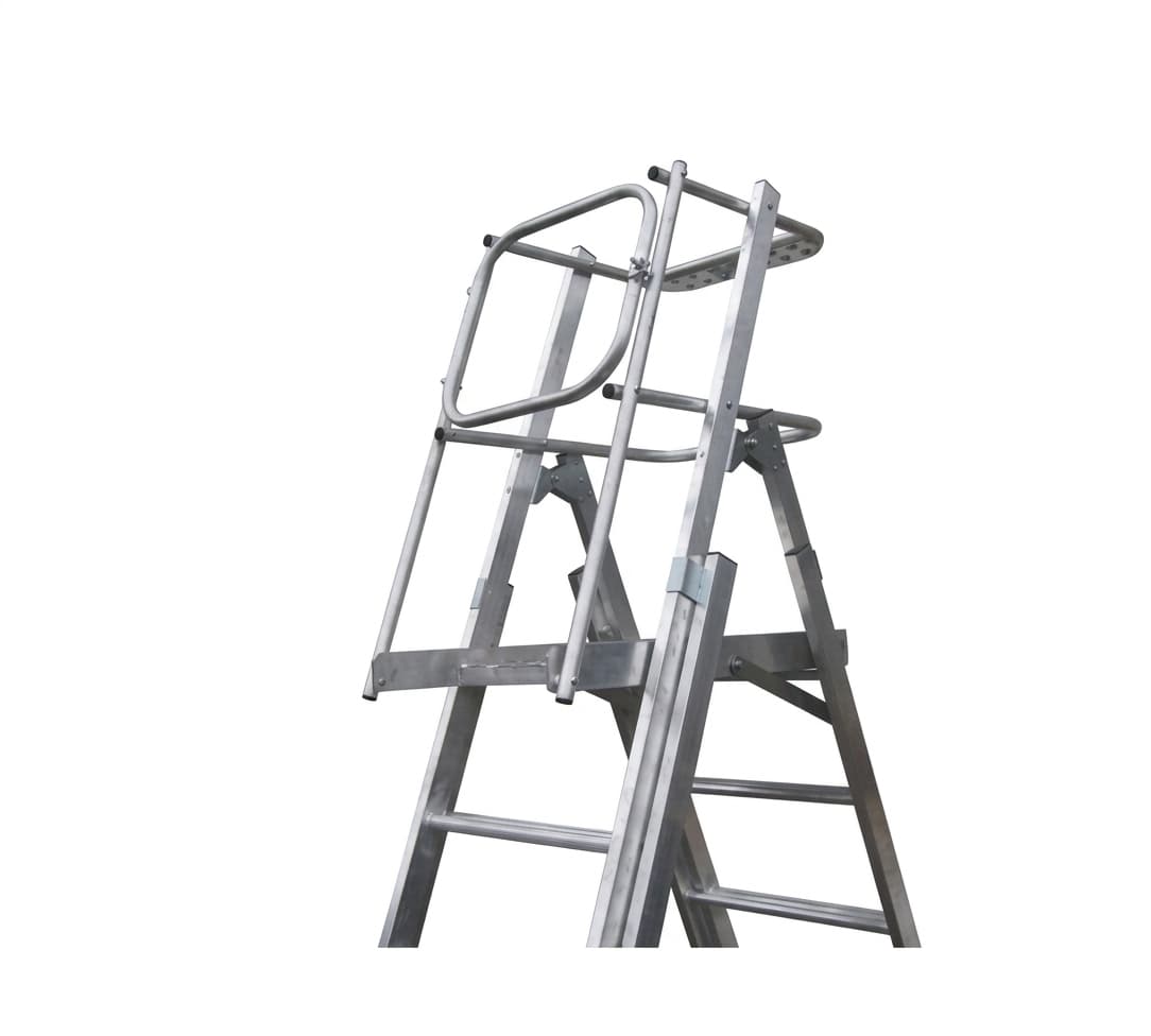 Телескопическая лестница-платформа MEGAL ТЛП-К 1,3-1,9 с калиткой 270302