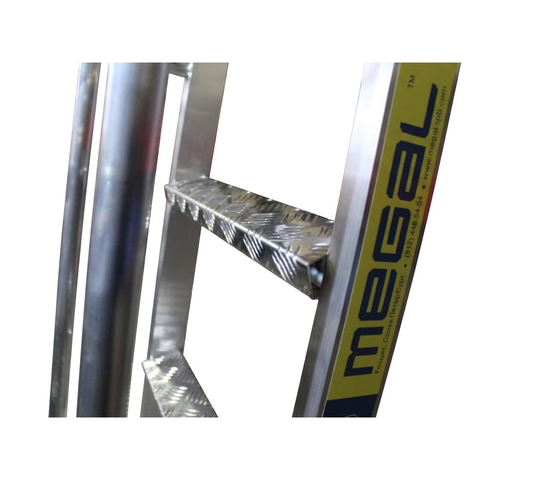 Приставная стеллажная лестница MEGAL ЛПСп-4 с поручнями 341140