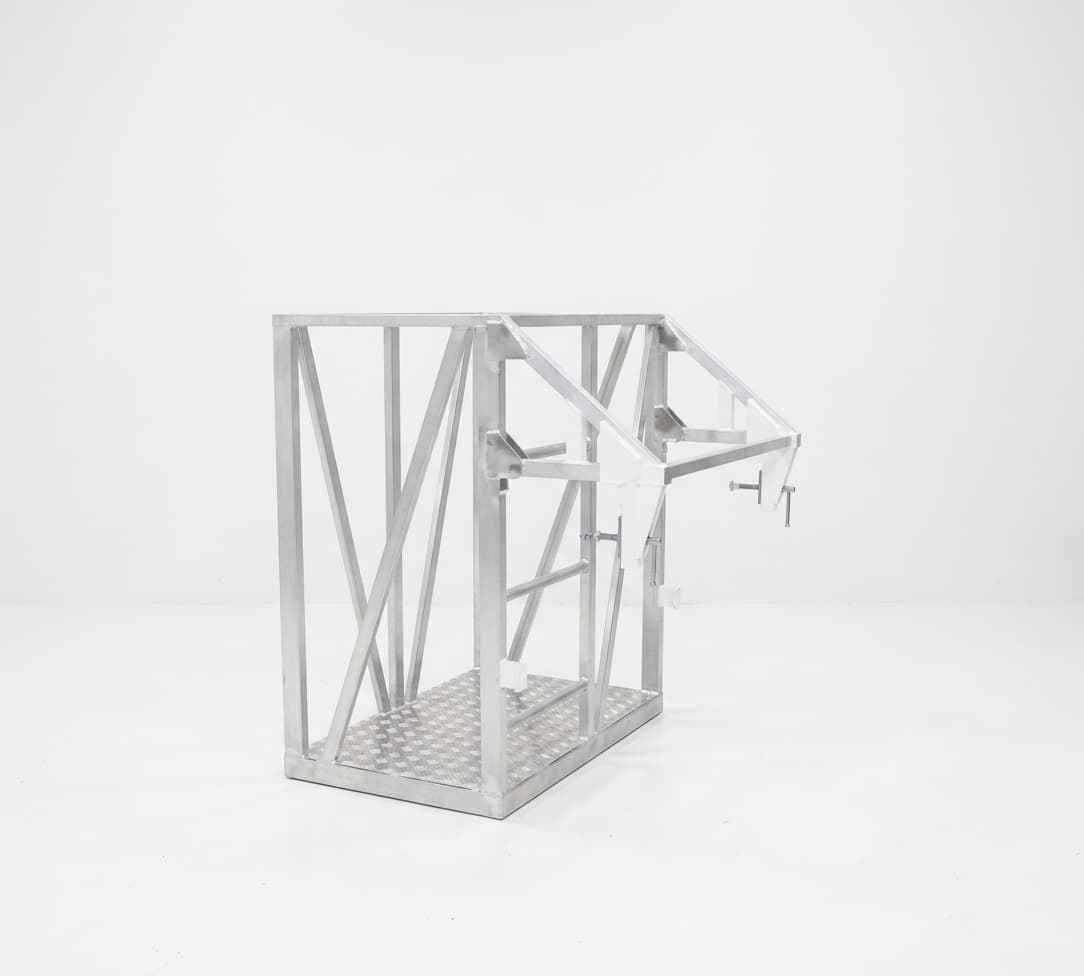 Навешиваемая площадка MEGAL ПНА-1 с прижимным механизмом на кран-балку 36М 403136