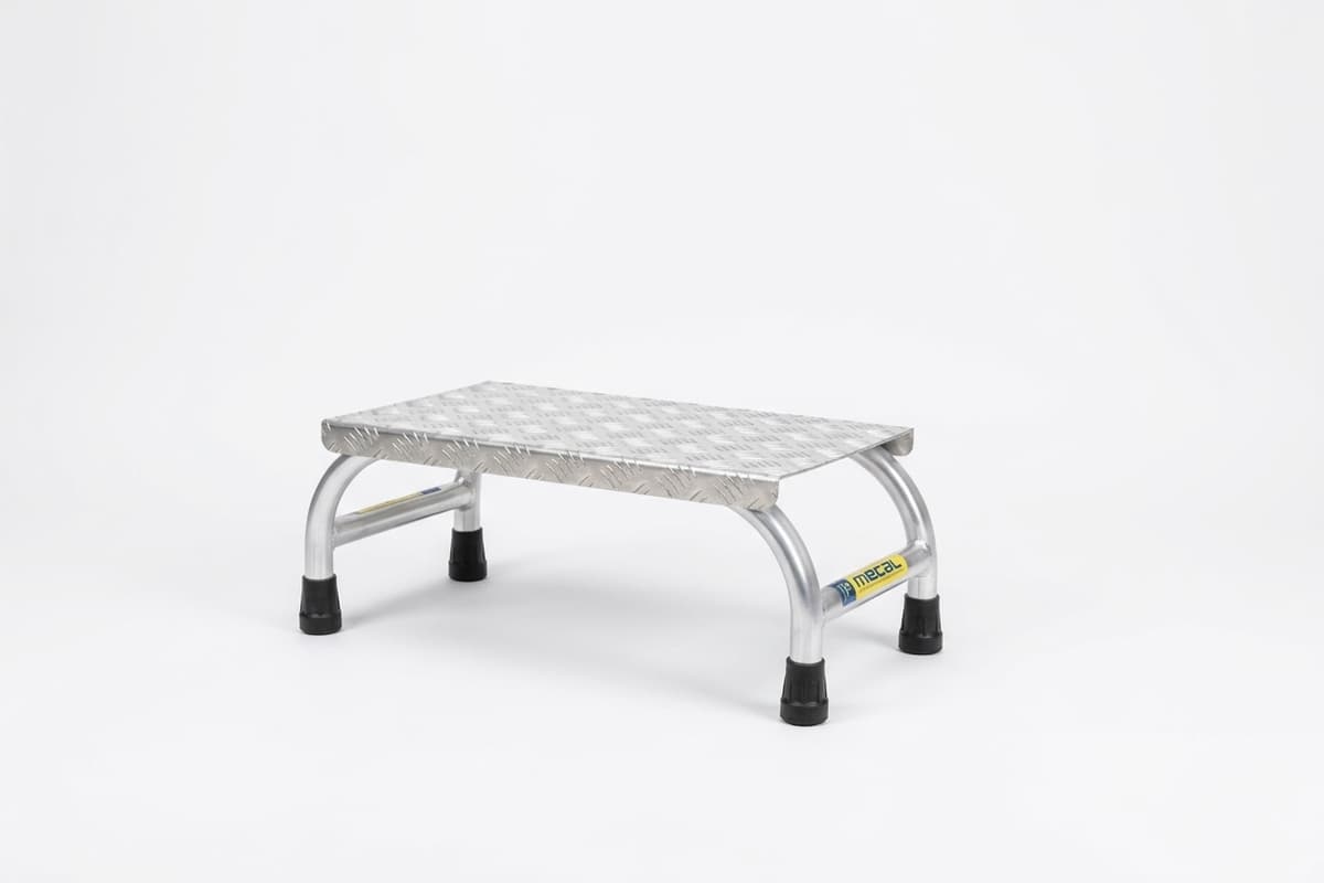 Монтажная подставка MEGAL тип 1 1 ступень 050101