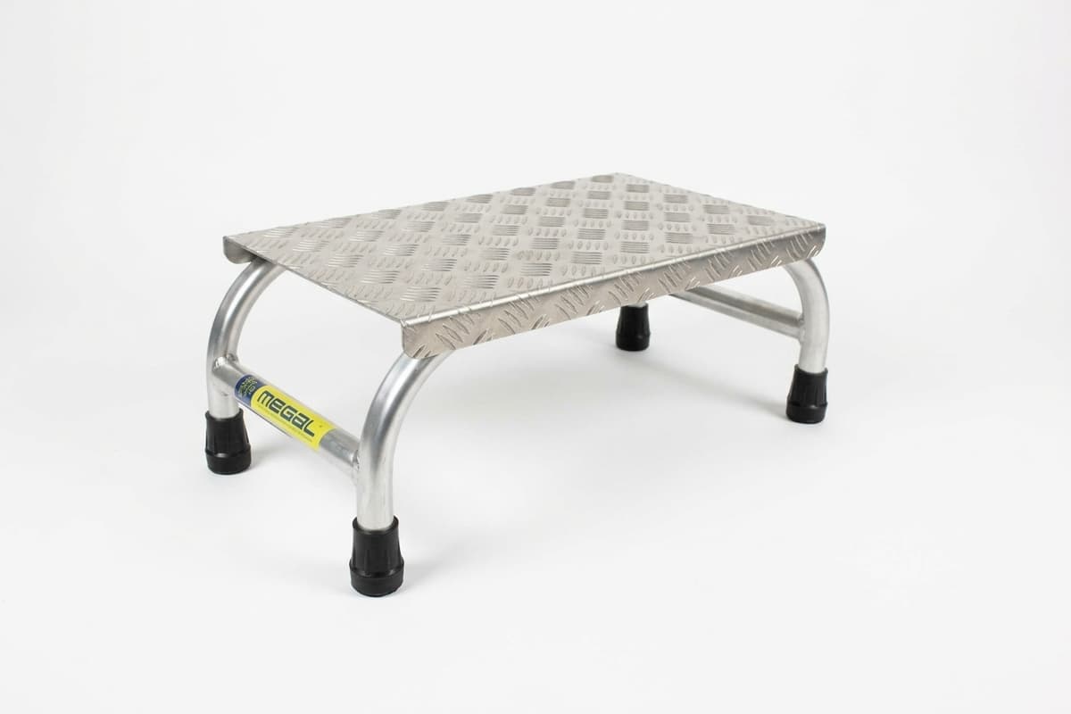 Монтажная подставка MEGAL тип 1 1 ступень 050101