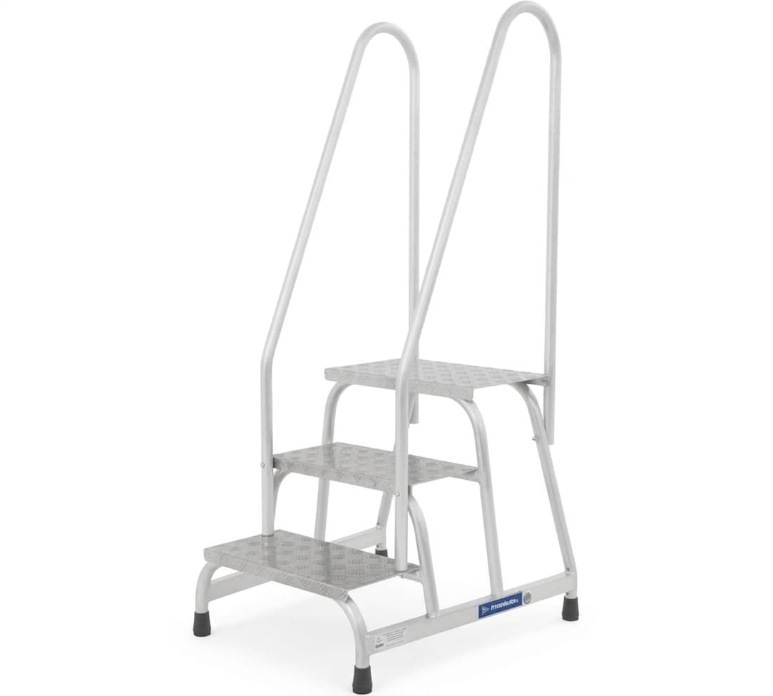 Монтажная подставка MEGAL тип 1 3 ступени с двумя поручнями 050403